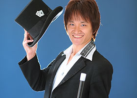 Entertainer MIKIYA,a magician living in Kansai(Osaka)